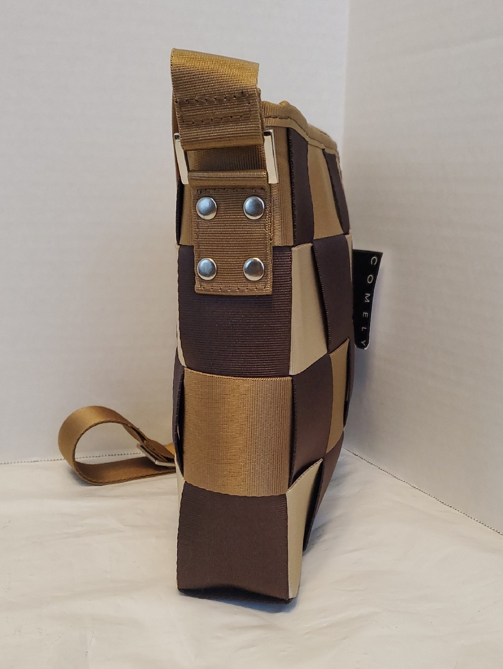 Checkerboard Woven Crossbody Bag - Picture 2 of 3